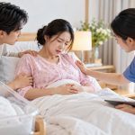 Dấu hiệu nguy hiểm sau sinh: Khi nào cần đi viện?