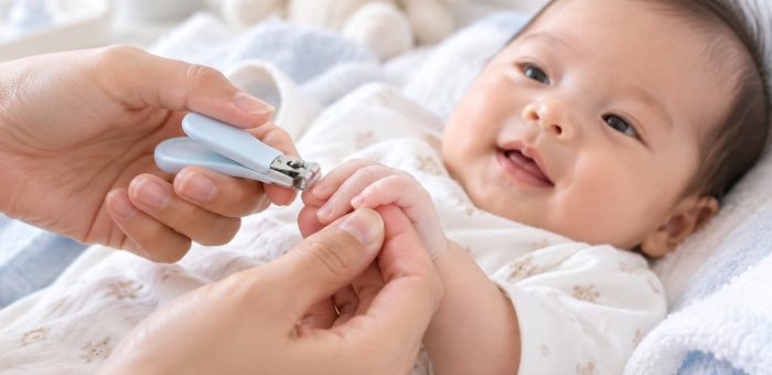 Cắt móng tay cho trẻ sơ sinh: Quy trình an toàn